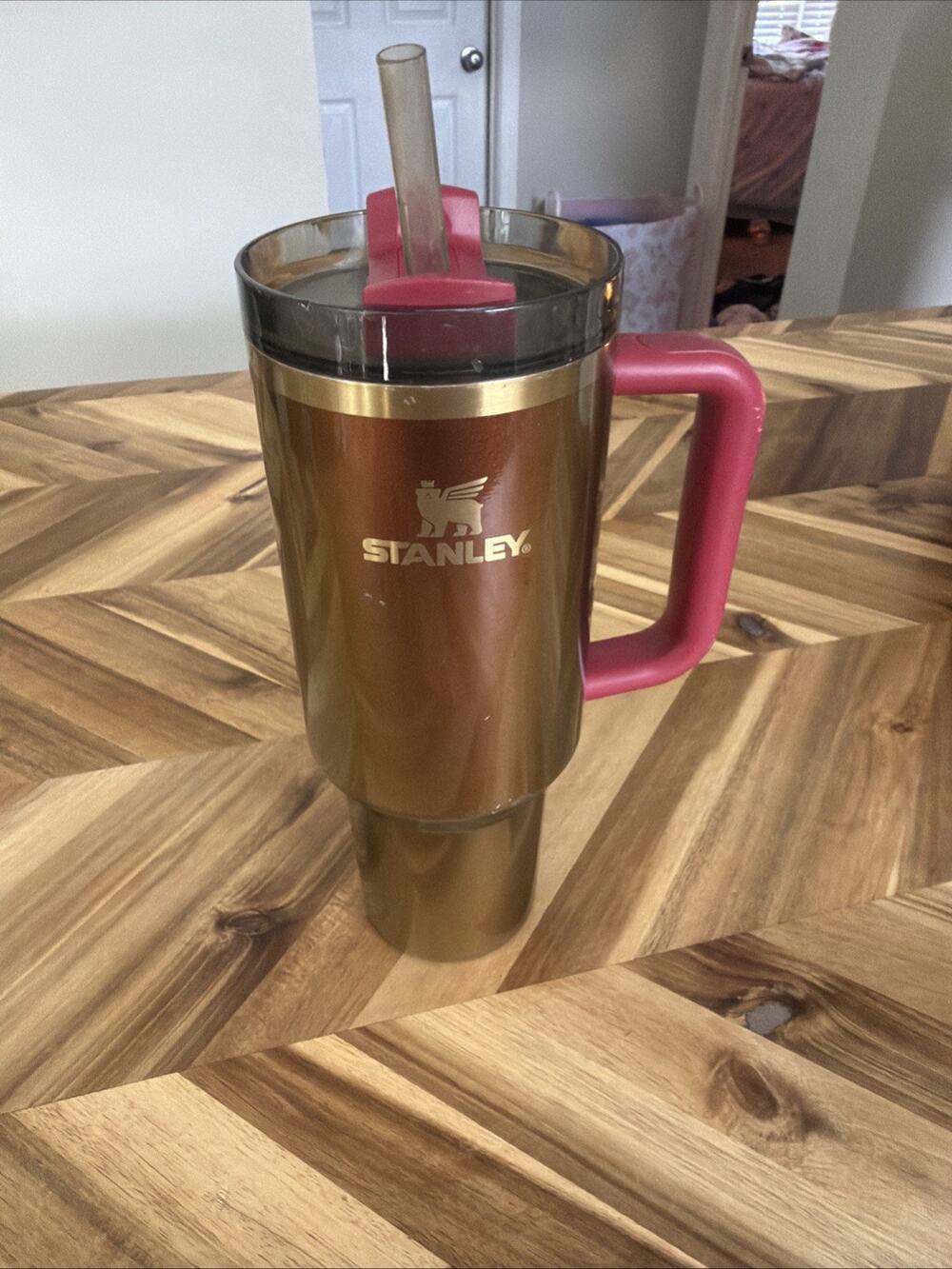 Stanley x Lainey Wilson Country Gold Quencher Tumbler H2.0 40OZ - Well Loved
